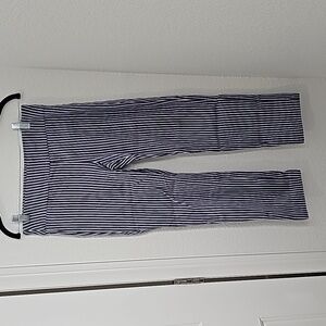 Van Heusen Pinstripe Fitted Spandex Pants Size 6